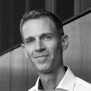 Porträt von Tobias Knebel