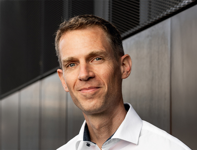 Porträt von Tobias Knebel